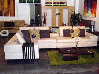 La elegancia de los muebles de cuero blanco en la sala | Muebles