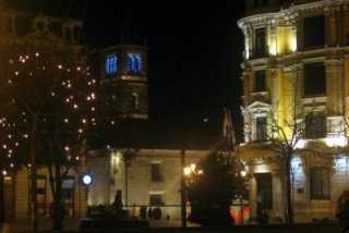 universidad_iluminada_desde_porlier